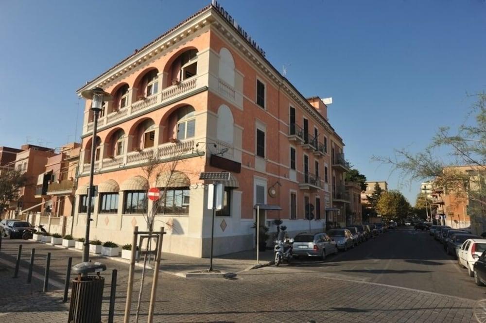 Hotel Miramare Ladispoli Exterior photo