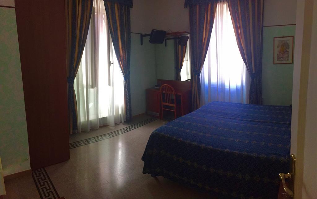 Hotel Miramare Ladispoli Room photo