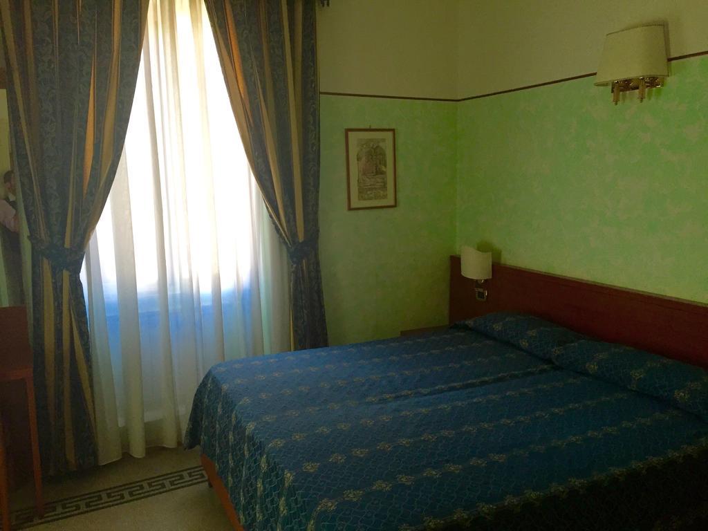 Hotel Miramare Ladispoli Room photo