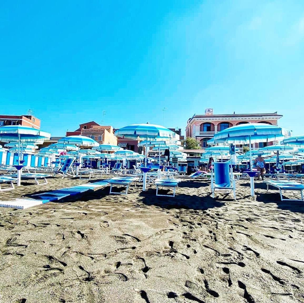 Hotel Miramare Ladispoli Exterior photo