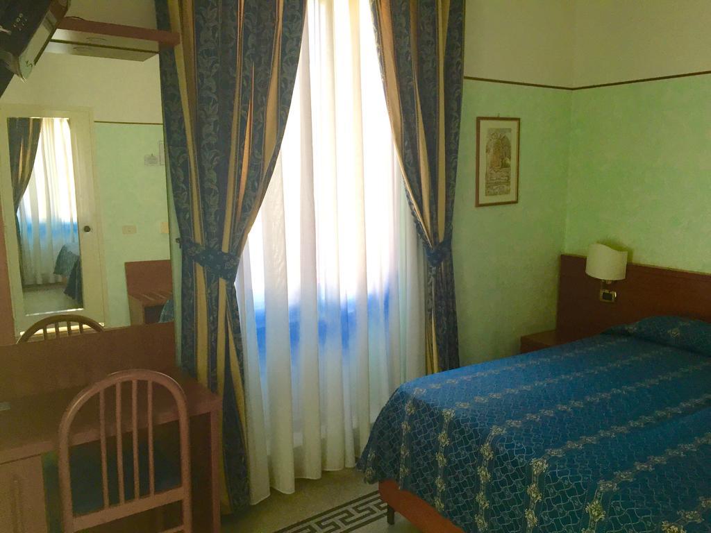 Hotel Miramare Ladispoli Room photo