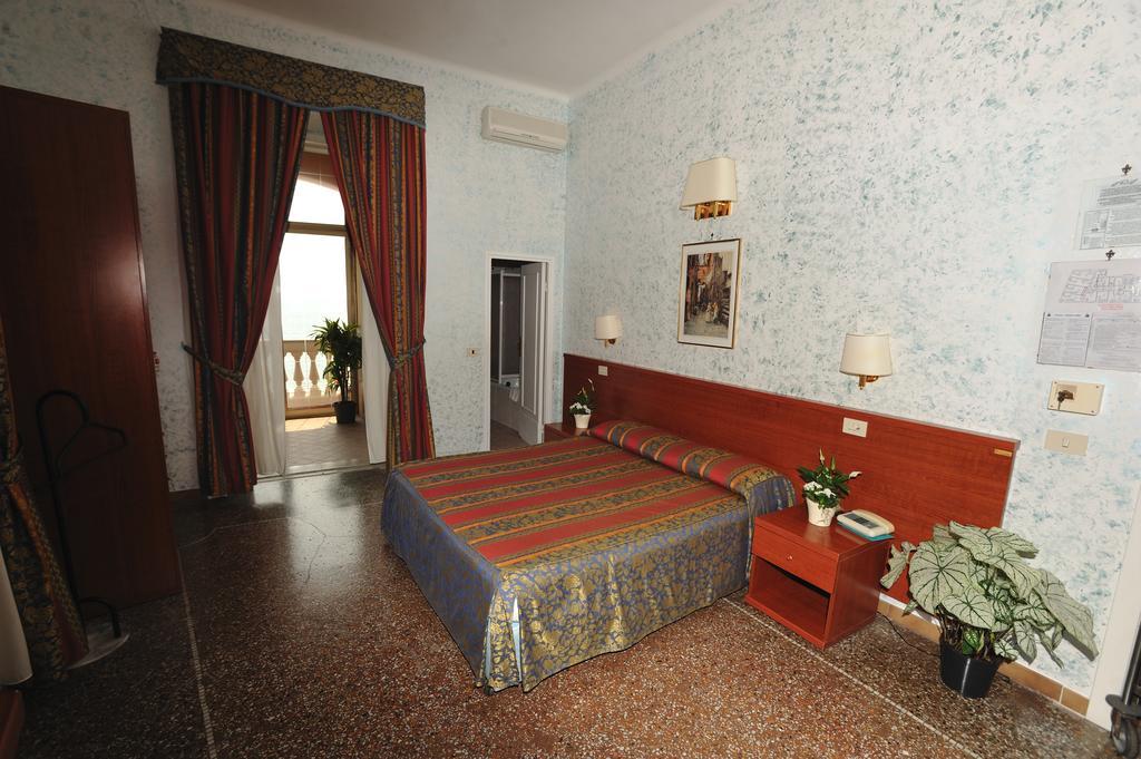 Hotel Miramare Ladispoli Exterior photo
