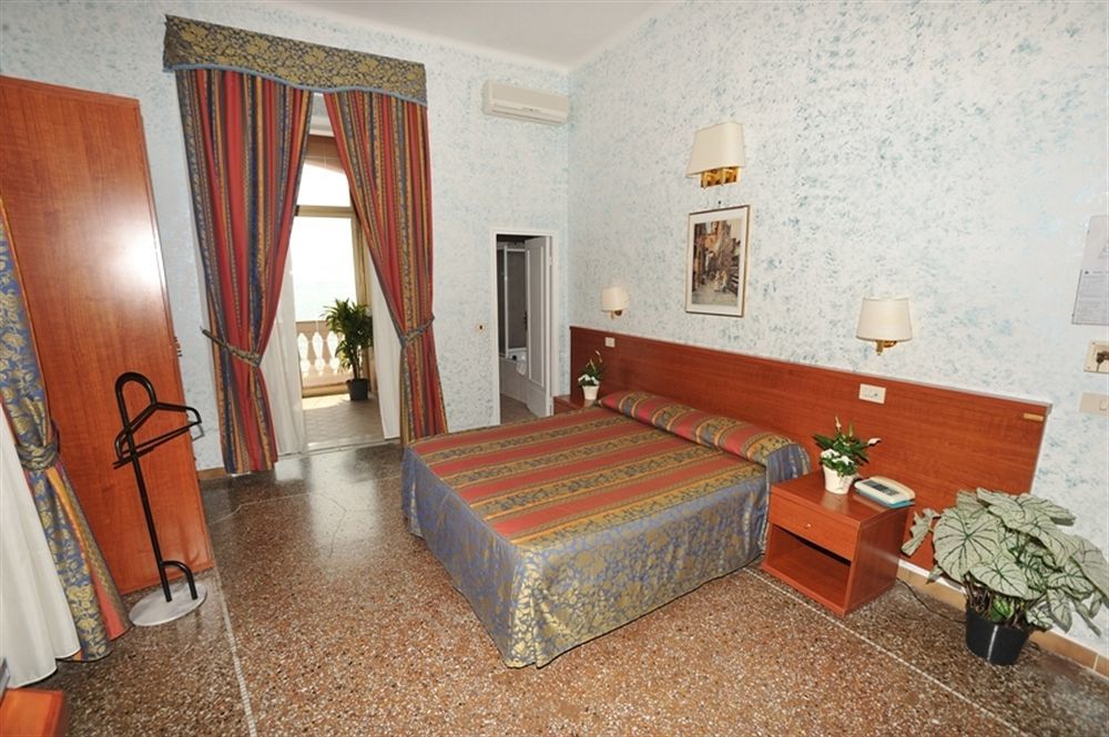 Hotel Miramare Ladispoli Exterior photo