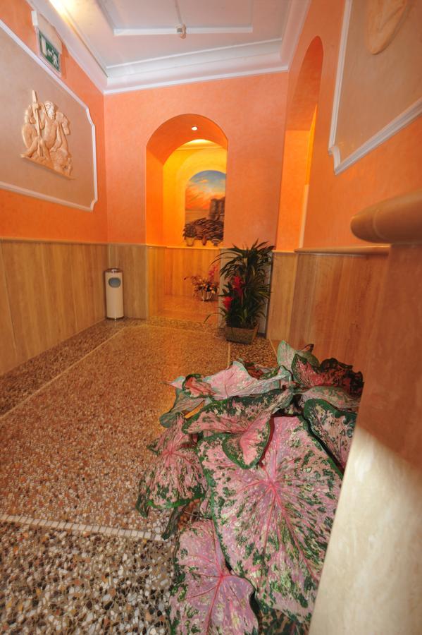 Hotel Miramare Ladispoli Exterior photo